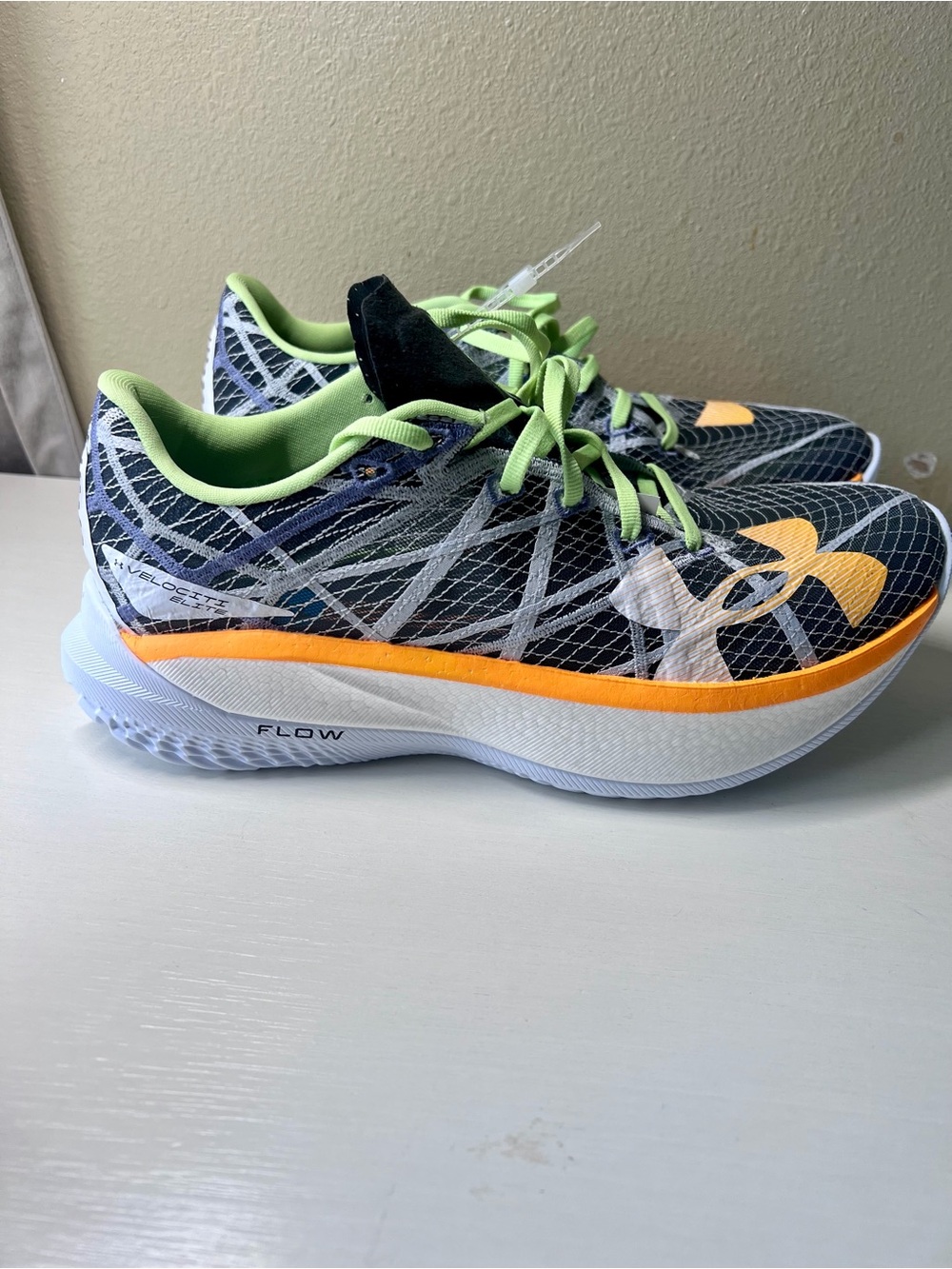Under Armour Velocity Elite 2- Anthracite/white Mens 10/Womens 11.5